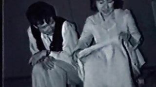 मोहक सोनेरी मोहक तिच्या bf सह होमटेप बनवते